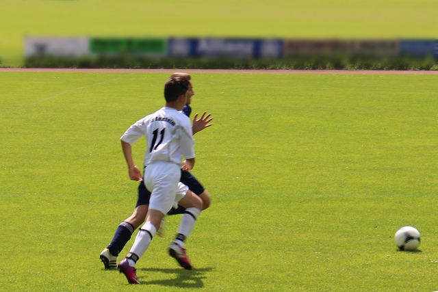 皇马客场3-0击败毕巴，阿诺德表现神勇但伤退，展现世界级水准，但伤病困扰持续。