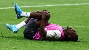 国少1-2沙特开门黑 依合散出击滑倒+后防漏人.